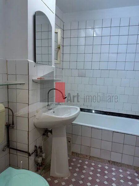 Vanzare apartament 3 camere decomandat Brancoveanu - Piata Resita