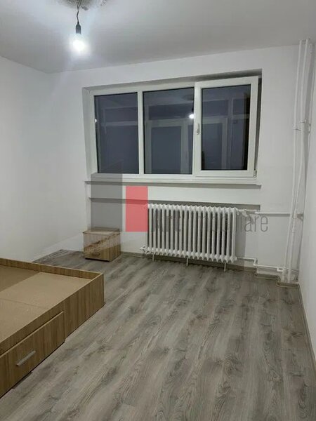 Vanzare apartament 3 camere decomandat Brancoveanu - Piata Resita